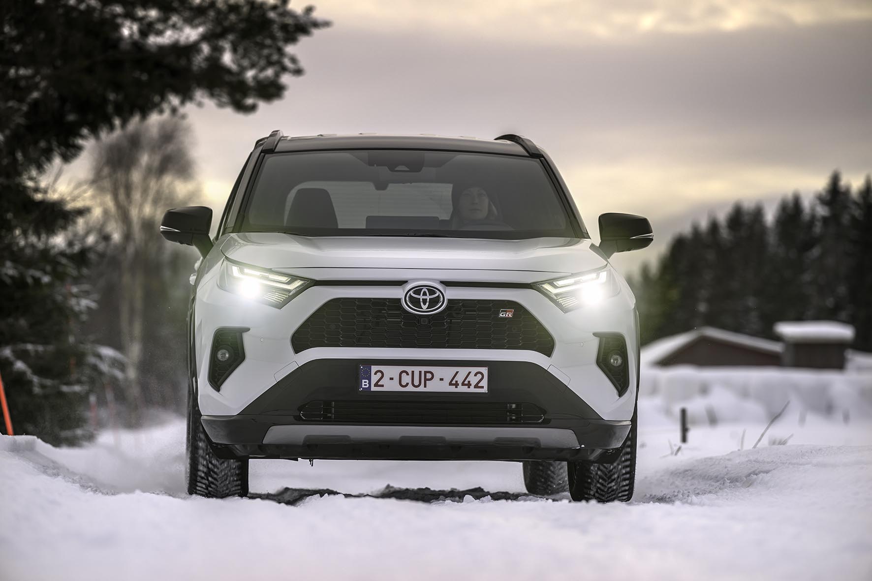RAV 4 GR Sport eldriven SUV och seriös vinterbil